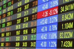 Эксперты: тень наползает на биржи