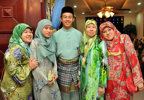 Жители Брунея